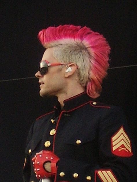 ♥  ₪ ø lll·o. Jared Leto Pink Hair, Jared Leto Mohawk, Punk Mohawk, Dan Carter, Rowing Club, Shannon Leto, Thirty Seconds, Hot Hair Styles, 30 Seconds To Mars