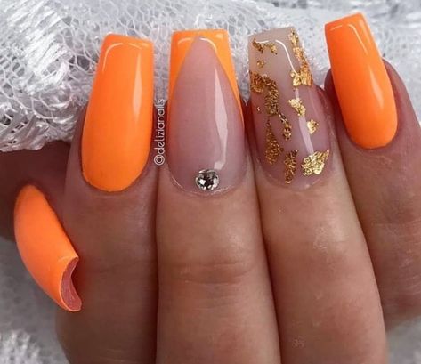 Ombre Nails With Foil Flakes, Gold Flakes Nails, Nails Gold Flakes, Summer Nails Acrylic, Carnival Nails, Summer Nails Neon, Neon Pink Nails, Nails Neon, Orange Nail Designs