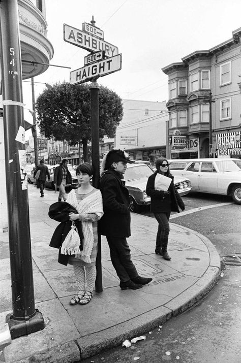 SAN FRANCISCO - 1967: Hippies dawdle at the corner of Haight and Ashbury Streets, the epicenter of the Summer of Love Haight Street, Haight Ashbury, Janis Joplin, San Fran, Coastal Beaches, Grateful Dead, Photographic Paper, Back In The Day, Summer Of Love