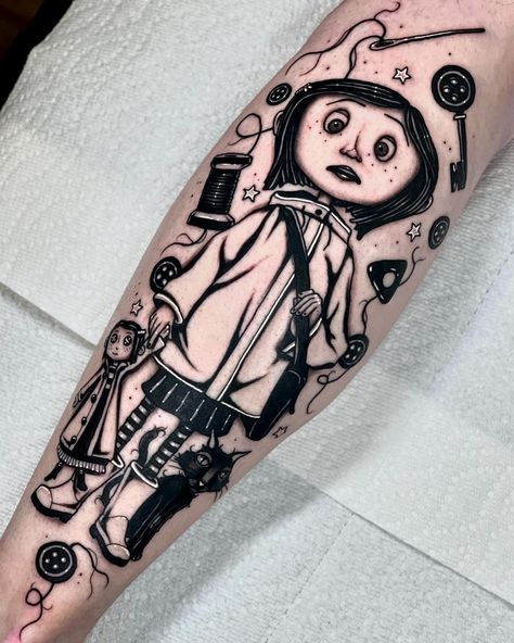 Coraline Flash Tattoo, Coraline Flash, Coraline Fanart, Flash Tattoo Ideas, Coraline Tattoo, Small Matching Tattoos, Traditional Tattoo Inspiration, Tattoo Practice, Mommy Tattoos