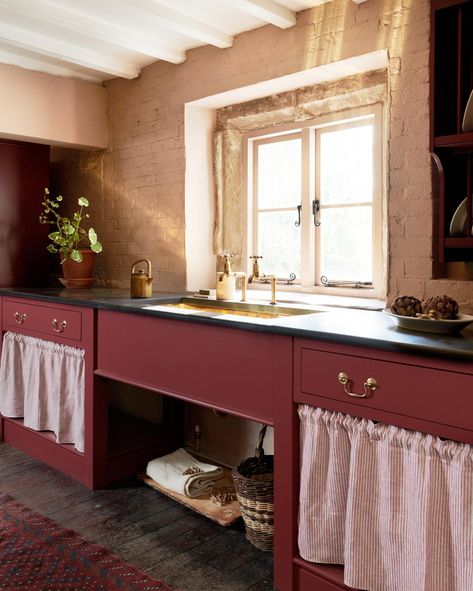 Heirloom Collection | deVOL Kitchens Tuscan Farmhouse, Galley Kitchen Design, Red Cabinets, Devol Kitchens, Victorian Kitchen, Heirloom Furniture, Brass Sink, Dark Kitchen, Marble Sinks