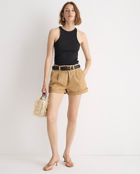 Slide sandals in canvas and leather curated on LTK Chino Shorts Outfit Women, Chino Shorts Outfit, Minimal Wardrobe, Tennis Shoes Outfit, Shorts Outfits Women, Young Professional, West Michigan, Shorts Outfit, Outfit Women