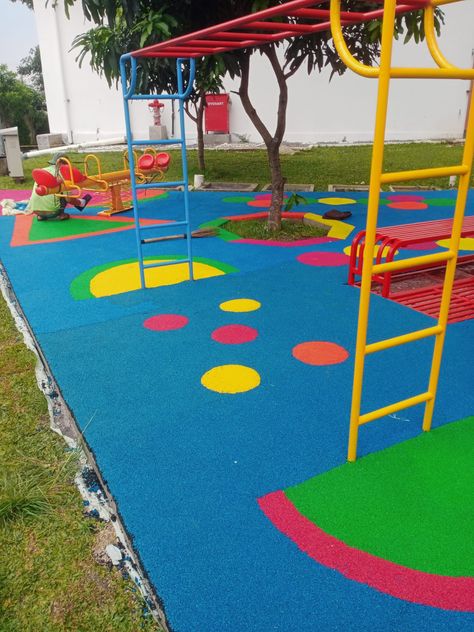 Outside Playground, School Building Design, Daycare Design, Best Christmas Toys, Playground Areas, Kindergarten Classroom Decor, School Hallways, Wall Painting Techniques, Kindergarten Design