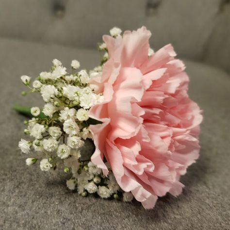 A beautiful buttonhole using a pink carnation and gypsophila #parsleyandsagewedding #gypsophila #carnations Carnation Boutineer Ideas, Carnation Corsage, Carnation Corsage And Boutonniere, White Carnation Boutonniere, Pink And White Carnations Bouquet, Boutonniere Carnation, Corsage Carnation, Pink Carnation Boutonniere, Carnation Boutonniere