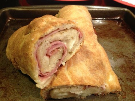 This one was a big hit with the husband. I’m excited to try it again with turkey pepperoni too. Ingredients – 1 roll of pillsbury French bread – 1/4 lb sliced deli ham – 1 c… Pillsbury French Bread, Ham And Cheese Stromboli, Cheese Stromboli, Stromboli Recipe, Eating Good, French Bread Recipe, Pillsbury Recipes, Turkey Pepperoni, Low Cal Recipes