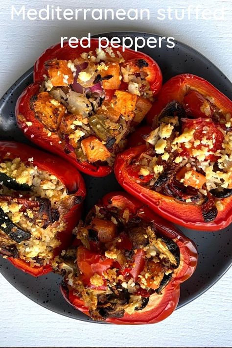 Vegetarian Stuffed Bell Peppers, Stuffed Roasted Peppers, Veggie Stuffed Peppers, Red Bell Pepper Recipes, Healthy Stuffed Bell Peppers, Stuffed Red Peppers, Sweet Pepper Recipes, Baked Peppers, Red Pepper Recipes