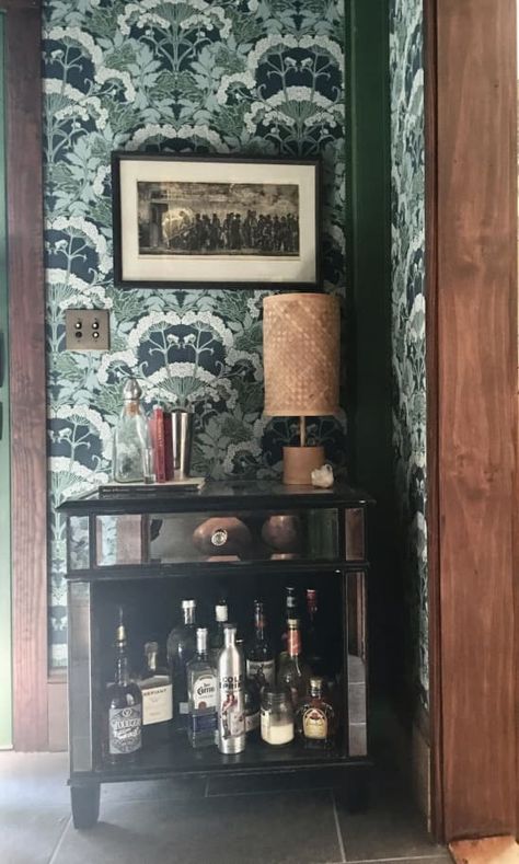 Dining Room Corner, Arts And Crafts Bungalow, Blue And White Wallpaper, Mini Library, Bungalow Homes, Room Corner, Cork Flooring, Tile Wall, Old Windows