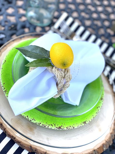 Lemon Tablescape, Green Tablescape, Yellow Tablecloth, Summer Table Settings, Napkin Rings Diy, Summer Tablescapes, Outdoor Dinner Parties, Lemon Kitchen, Yellow Table