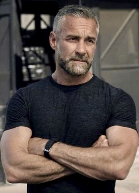 Jay Harrington Hot Old Men Silver Foxes, Man 40 Years Old, Male Actors Over 40, Hot Old Man, 40 Year Old Man, Books Online For Free, Middle Aged Men, Good Looking Older Men, Silver Foxes Men