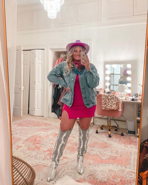 Pink Metallic Western Boots Outfit, Western Pink Outfits Women, Hot Pink Hat Outfit, Western Outfits With Sparkly Boots, Glitter Cowgirl Boots Outfit, Pink Country Aesthetic Outfits, Hot Pink Cowgirl Boots Outfit, Metallic Pink Cowboy Boots Outfit, Outfits With Pink Cowgirl Boots