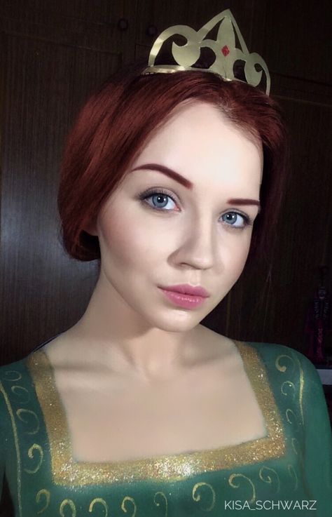 👑PRINCESS FIONA 👑 Princess Fiona Makeup, Fiona Makeup, Fiona Cosplay, Princes Disney, Shrek Party, Blue Jurassic World, Halloween Parejas, Princess Fiona, Olivia + Core + Aesthetic