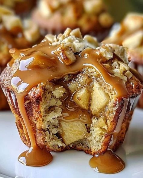 Caramel Apple Muffins, Apple Muffins Recipe, Carrot Muffin Recipe, Ultimate Chocolate Cake, Apple Muffin Recipes, Gooey Caramel, Caramel Drizzle, Walnut Recipes, Recipes With Few Ingredients