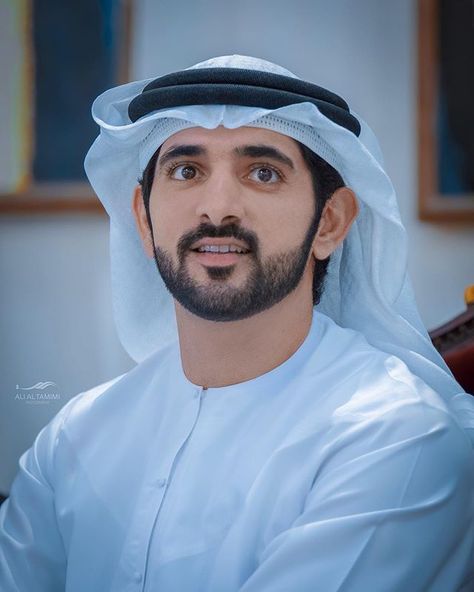 Happy Wedding Anniversary Quotes, Fazza Hamdan, Prince Hamdan, Mens Casual Suits, Handsome Men Quotes, Royal Family Pictures, Mohammed Bin Rashid Al Maktoum, Hamdan Fazza, Rashid Al Maktoum