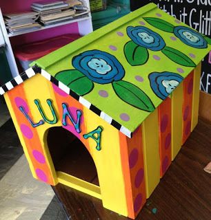 Painted Dog House Ideas, Dog House Painting Ideas, Goat Houses, Time To Be Happy, Dog Backyard, Spoiled Pets, Furniture Fix, Dog Area, Bird Houses Painted