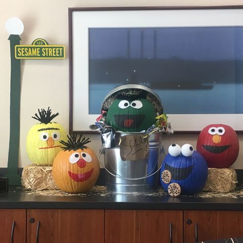 Sesame Street Halloween Party, Sesame Street Halloween, Cookie Monster Pumpkin, Halloween Birthday Party Decorations, Contest Ideas, Creative Pumpkin Decorating, Pumpkin Decorating Contest, Pumpkin Contest, Bert & Ernie