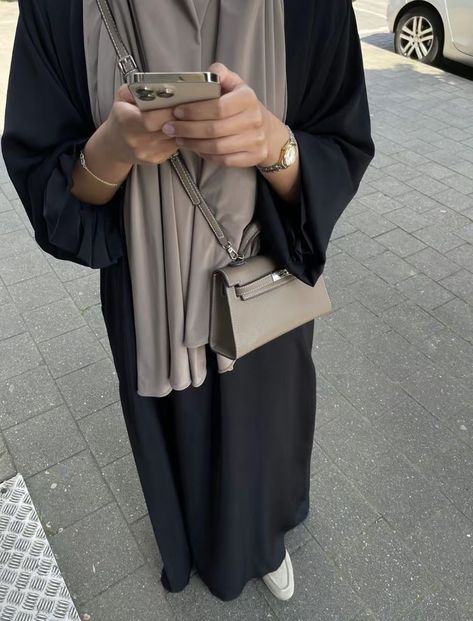 Dubai Fits, Hijabi Lifestyle, Abaya Outfit, Zara Drip, Hijabi Fits, Hijabi Outfit, Stile Hijab, Mode Hijabi, Modesty Outfits