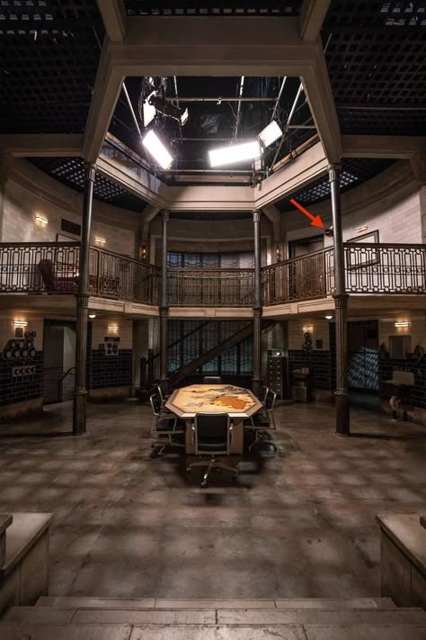 Bunker Layout, Men Of Letters Bunker, Spn Outfits, Supernatural Bunker, Heat Of The Moment, Supernatural Aesthetic, Men Of Letters, Set Design Ideas, Evan Peters