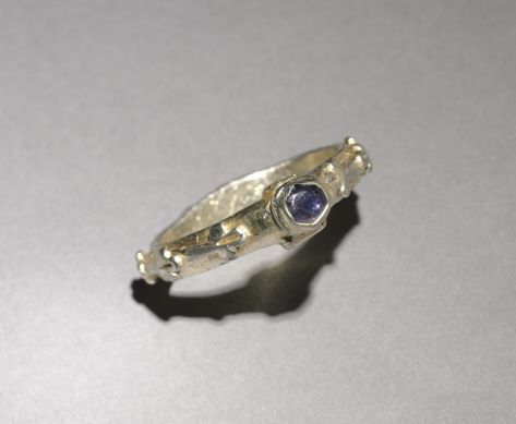 Winchester England, Clasped Hands, Medieval Rings, Ancient Jewels, European Jewelry, The Sun And Moon, Historical Jewellery, Cleveland Museum Of Art, Large Numbers