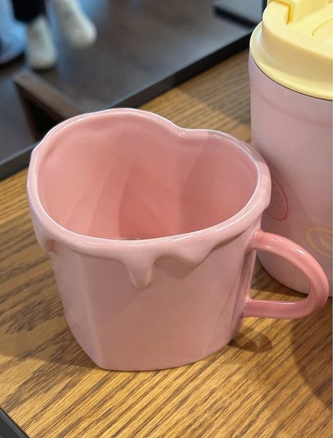 ْ on Twitter: "heart cup https://t.co/3H4SkyDSGh" / Twitter Cute Cups Aesthetic, Ceramics Mug Ideas, Cute Mug Ideas, Cute Mug Designs, Cute Dishes, Aesthetic Cups, Heart Cup, Mug Ideas, Beautiful Mugs