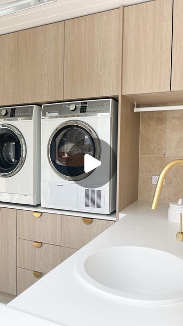 U Shaped Laundry Room Ideas, Laundry Room U Shape, Small L Shape Laundry Room Ideas, Small Laundry Cabinet Ideas, L Shaped Laundry Room Ideas, U Shaped Laundry Room Layout, Laundry Room L Shape, Shower And Laundry Room Combo, L Shaped Utility Room