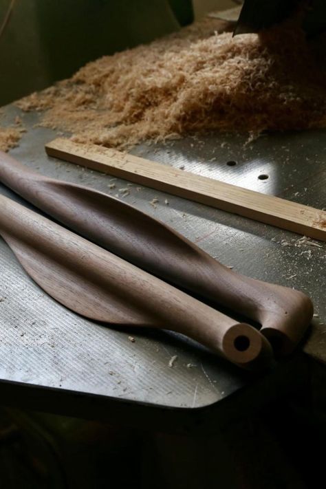 Details from the Production of Finn Juhl's Furniture Furniture Making Workshop, Finn Juhl Furniture, Japanese Carpentry, Modern Retro Furniture, Furniture Craftsmanship, Japanese Joinery, Curved Furniture, Sculptural Furniture, Joinery Details