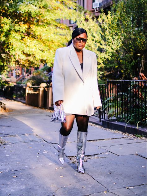 Metallic and oversized blazers are trending this fall/ winter. Here is how tou wear them. Metallic Boots Outfit, Winter White Outfit, Oversized Blazers, Metallic Boots, Silver Boots, Boot Outfits, 2024 Outfits, Metal Clothing, Stiletto Boots