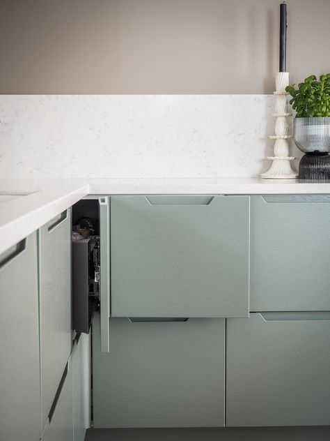 Tun eik i fargen S5005-G20Y Benkeplate Silestone Lagoon Hjørneskuff Styling/foto: @svenngaarden Silestone Lagoon, Single Vanity, Bathroom Vanity, Vanity, Design, Dressing Table