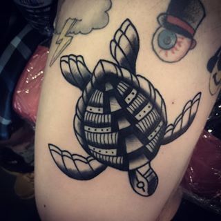 Traditional Tattoo Turtle, Steve Tattoo, Tattoo Turtle, Traditional Tattoo Black And White, Nautical Tattoo Sleeve, Barbershop Ideas, Turtle Tattoos, Sailor Tattoos, Turtle Tattoo Designs