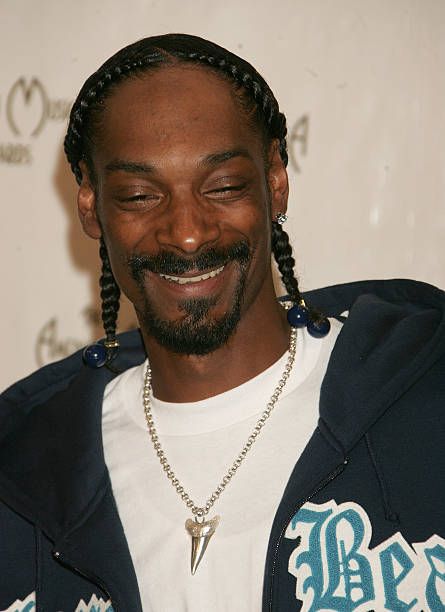 noop Dogg (Nov 14, 2004) American Music Awards - Press Room 90s Music Artists, Boy Braids, Boy Braids Hairstyles, Nike Slippers, Ja Rule, Cornrow Hairstyles For Men, Hip Hop Artwork, Braids For Boys, Disco Fashion