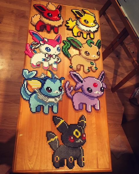 Twice Perler Beads, Perler Beads Cartoons, Eeveelutions Perler Bead Patterns, Pokemon Fuse Beads, Dragon Perler Bead Patterns, Mew Perler, Eevee Perler, Perler Bead Patterns Pokemon, Pokémon Perler Beads