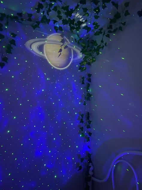 Room Art Ideas, Projector Room, Astronaut Projector, Galaxy Bedroom, Ocean Room Decor, Galaxy Room, Space Themed Room, Galaxy Projector, Galaxy Theme