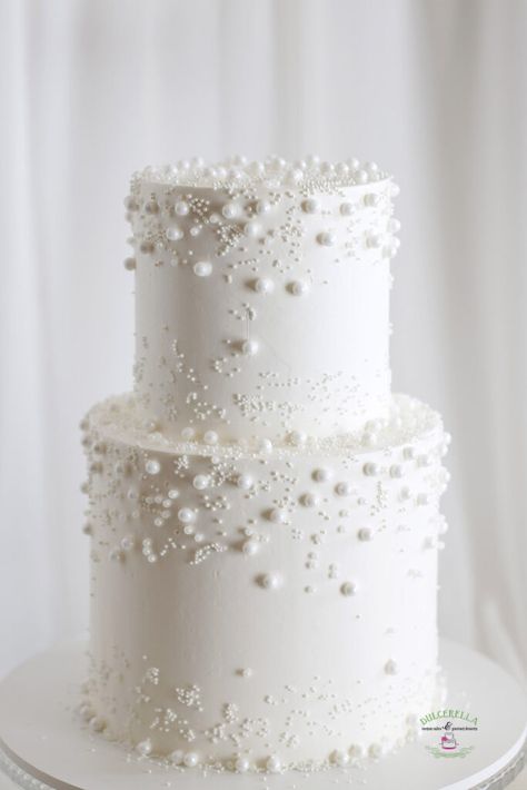 2024 Wedding Cake Trends – Dulcerella | Boise Wedding Cakes Simple Two Tiered Wedding Cakes, Simple Pearl Wedding Cake, Wedding Cakes 2024, Pearl Cake Design, Wedding Cake 2024, Wedding Cake Pearl, Pearl Wedding Cakes, Timeless Wedding Cake, Wedding Cake With Pearls