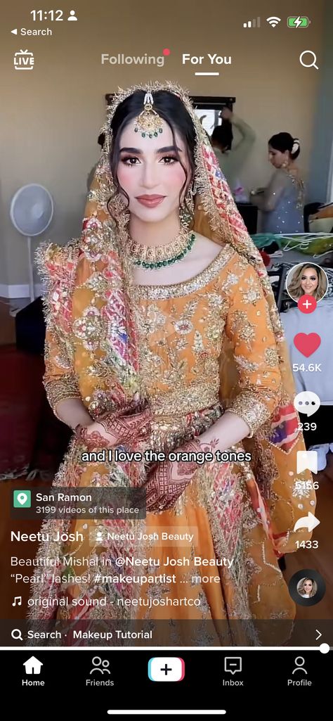 Mehndi Day Outfits, Dholki Look, Mehndi Dresses Bridal, Mendhi Dress, Mendhi Ideas, Nikah Ideas, Dupatta Setting, Mehndi Event, Pakistani Mehndi Dress