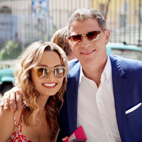 The Food Network celebrity chefs Giada de Laurentiis and Bobby Flay will soon debut their new show “Bobby & Giada in Italy” on Discovery+. Giada In Italy, Chef Bobby Flay, Giada De Laurentiis Recipes, Gelato Maker, Italian Dinner Party, Food Network Star, Italian Chef, Pecorino Cheese, Bobby Flay