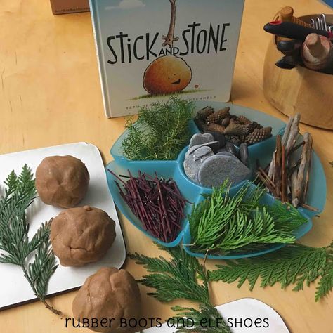 Kindergarten Kid, Play Dough Invitation, Reggio Inspired Classrooms, Forest School Activities, Elf Shoes, Nature School, Being Outside, Invitation To Play, Loose Parts