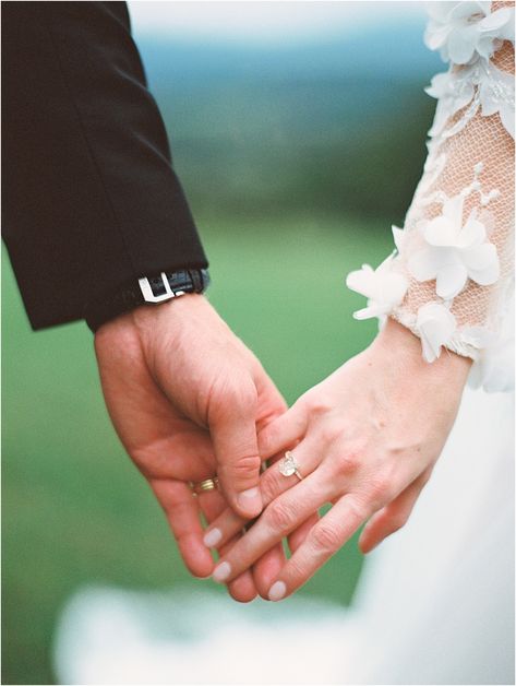 Elegant Autumn Wedding, Pippin Hill Wedding, Wedding Photography List, Groom Reaction, Hand Photography, Bridal Poses, Beautiful Wedding Photography, Space Wedding, Neutral Wedding