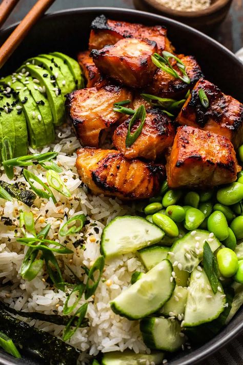 Easy Salmon Rice Bowls | So Much Food Salmon Cauliflower Rice Bowl, Smoked Salmon Rice Bowl, Salmon Fall Recipes, Elevated Meals, Rice Bowl Ideas, Salmon And Brown Rice, Salad Bowl Ideas, Salmon Sushi Bowl, Salmon Lunch