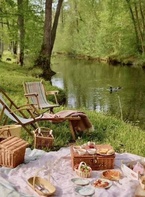 Paleo Picnic, River Picnic, Picnic By The Lake, Outdoors Aesthetic, Nature Quotes Adventure, My French Country Home, French Country Home, Fairytale Cottage, Cottage In The Woods