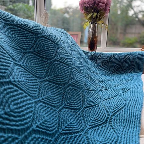 Bespoke Crochet Company on Instagram: “H O S T A My hosta blanket is ready for autumn. This blanket is an ode to all my emotions this year so far. Its been my Netflix bud, my…” Crochet Spider Web, Crochet Spider, Ready For Autumn, My Emotions, Creative Arts And Crafts, Sofa Blanket, Modern Crochet, Slouchy Hat, Fall Diy