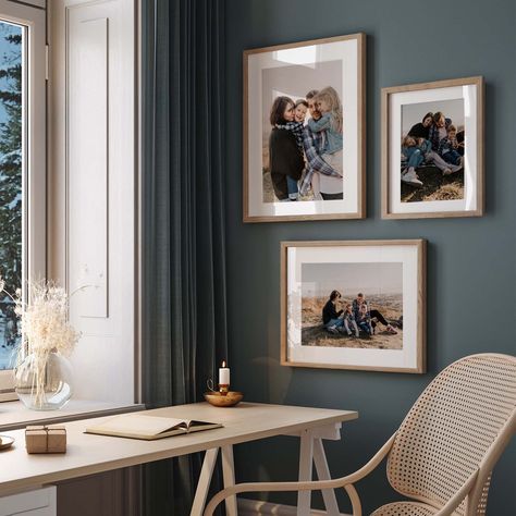 How to Arrange Three Photo Frames on a Wall Photos On Wall, Three Photo Frame, Picture Display Wall, Gallery Wall Template, Wedding Photo Books, Book And Frame, Display Photos, Poster Hanger, Wedding Prints