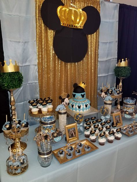 Mickey Mouse Baby Shower Ideas, Boy Baptism Party, Prince Mickey Mouse, Mickey Rey, Γενέθλια Mickey Mouse, Minnie Baby Shower, Mickey Baby Showers, Prince Birthday Party, Mickey Mouse Baby Shower