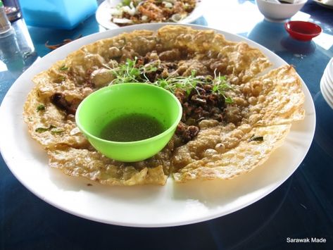 Crispy Kuching Oyster Pancake | KeepRecipes: Your Universal Recipe Box Oyster Pancake Recipe, Oyster Pancake, Oyster Omelette, Gluten Free Chinese, Chinese Cooking Wine, Oyster Recipes, No Egg Pancakes, Omelette Recipe, Kuching