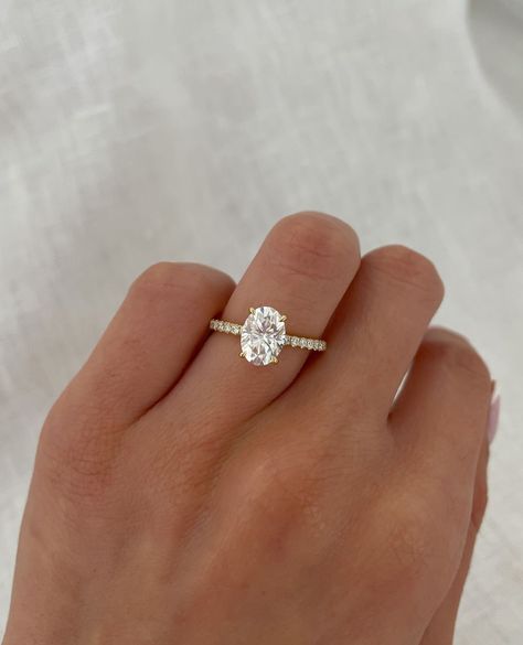 Gold Oval Engagement Ring, Pave Setting Engagement Ring, Setting Engagement Ring, Pretty Engagement Rings, Dream Wedding Ring, Anniversary Rings For Her, Cute Engagement Rings, Future Engagement Rings, Minimalist Engagement Ring