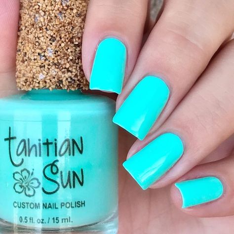 Turquoise Aqua Nail Polish, Aqua Nail, Blue Acrylics, Turquoise Nail Polish, Neon Blue Nails, Bright Summer Acrylic Nails, Blue Gel Nails, Aqua Nails, Acrylic Nail Polish