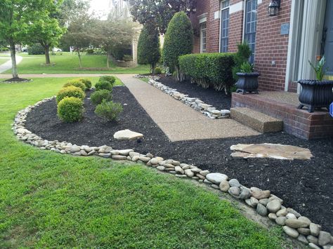 Giant Backyard, Rock Mulch, Landscaping Rock, River Rock Garden, Cheap Landscaping Ideas, Mulch Landscaping, River Rock Landscaping, Stone Landscaping, Future Garden