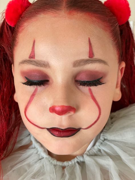 Kids Halloween Clown Makeup, Pennywise Halloween Costume Diy, Penny Wise Costume Women Makeup, Easy Girl Clown Makeup, Clown Girl Makeup Halloween, Girls Halloween Makeup Kids, Halloween Makeup Looks Kids, Easy Penny Wise Makeup, Women’s Pennywise Costume