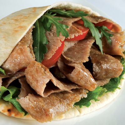 Top 10 Turkish Food to Satiate Your Taste Buds: Doner. http://foodmenuideas.blogspot.com/2013/11/top-10-turkish-food-to-satiate-your.html Doner Kebabs, Kebab Meat, Doner Kebab, Egyptian Food, Kebab Recipes, Turkish Food, Eastern Cuisine, Kebabs, Middle Eastern Recipes