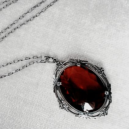 Vampire Goth, Sebastian Michaelis, Bonnie Bennett, Ciel Phantomhive, Katherine Pierce, The Infernal Devices, Wolfram, Fantasy Jewelry, Red Aesthetic