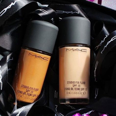 Mac Waterweight Foundation, Mackup Tutorial, Cake Foundation, Mac Studio Fix Foundation, Mac Face And Body, Mac Products, Mac Foundation, Foundation For Oily Skin, Mac Studio Fix Fluid