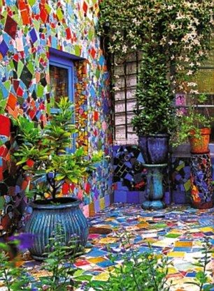 Taman Diy, Jardim Diy, Mosaic Madness, Mosaic Stained, Walled Garden, Mosaic Garden, Mosaic Projects, Kaffe Fassett, Stained Glass Mosaic